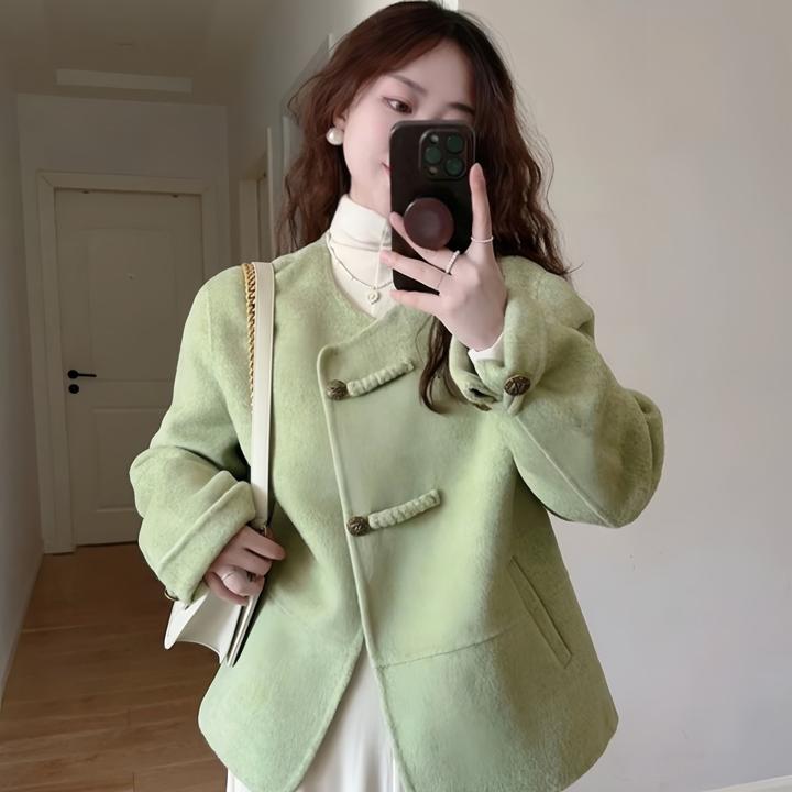 新中式浅绿色盘扣小香风外套女秋冬2024新款短款宽松圆领呢子上衣
