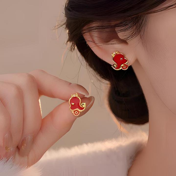 铜合金耳饰  本命年抱富蛇耳钉高级感红色耳环新年蛇年精致耳饰女
