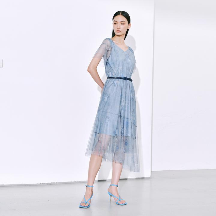 XG雪歌网纱拼接不规则连衣裙XI204049B497