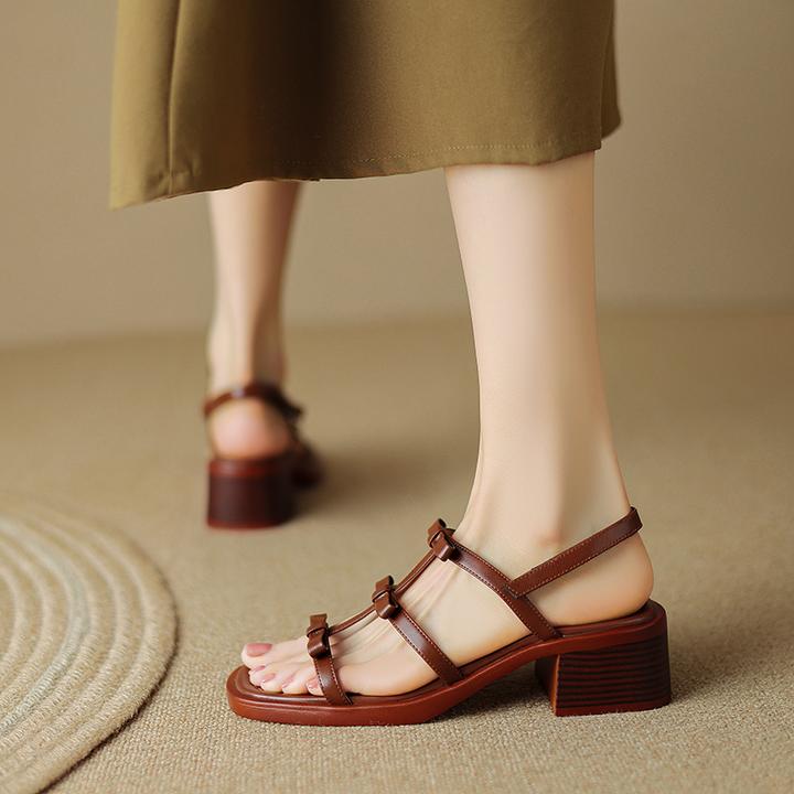 法式复古罗马凉鞋女夏季中跟粗跟真皮软皮软底高跟鞋露趾大码女鞋