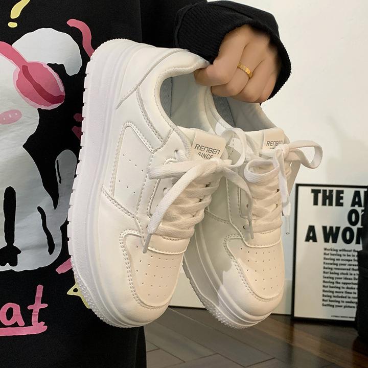人本经典小白鞋秋季新款女鞋百搭厚底板鞋学生ins潮流白色休闲鞋