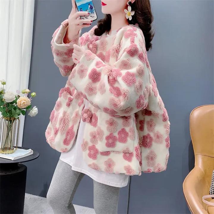 2024年新款日系甜美立体花朵洋气外套女秋冬宽松加厚减龄保暖上衣