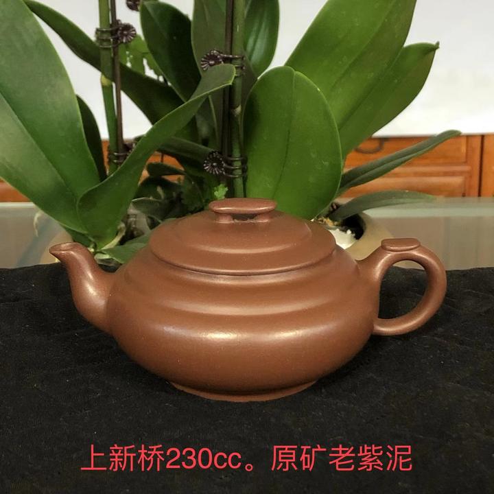 老紫泥上新桥壶助理工艺师周莉缓制作
