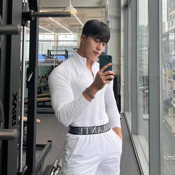 型男运动健身衣潮流修身高弹立领长袖半拉链户外透气跑步速干上衣