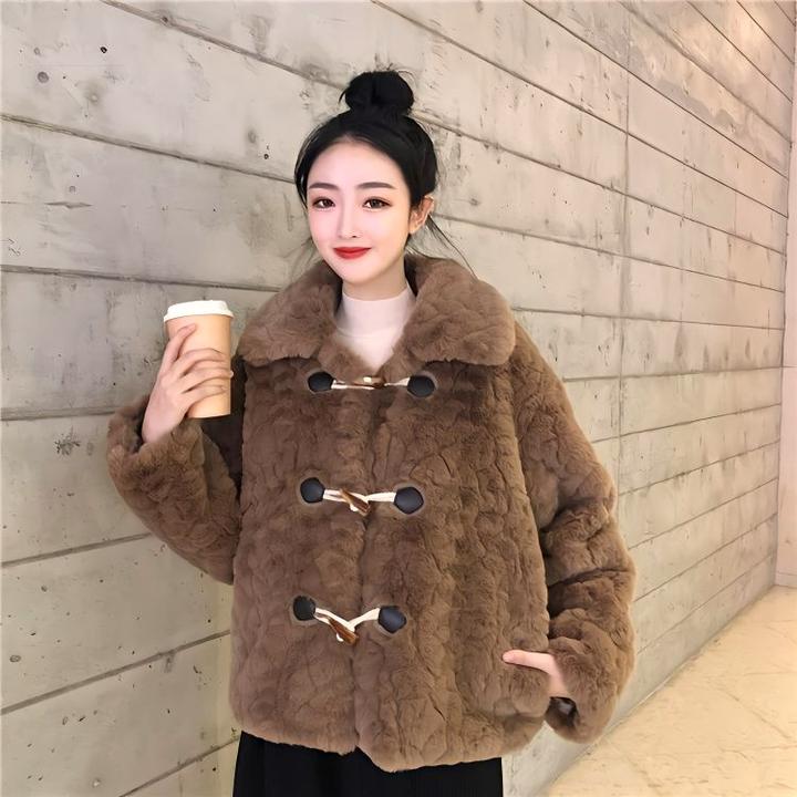 女秋冬新款时尚保暖羊羔毛外套韩版仿皮草牛角扣毛绒舒适短款大衣