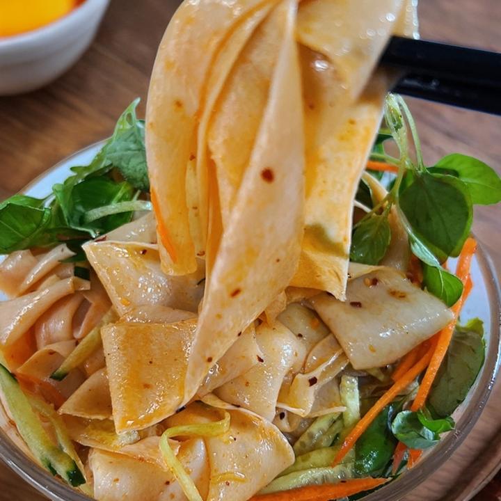 河南特产面皮高筋即食好吃非油炸方便速食夜宵凉拌正宗干面皮凉皮