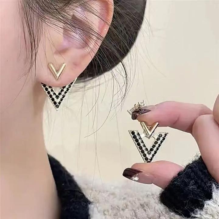 铜合金耳饰 几何气质时尚轻奢字母耳环时尚百搭耳饰新款小众设计