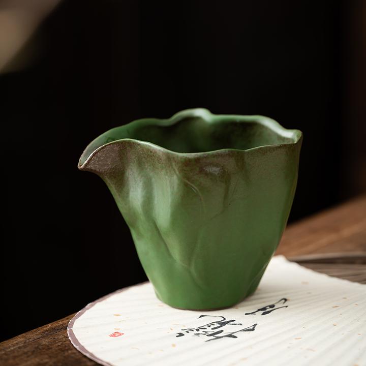 复古窑变粗陶春绿色荷叶分茶器出水流畅公杯竹青色手工公杯家用