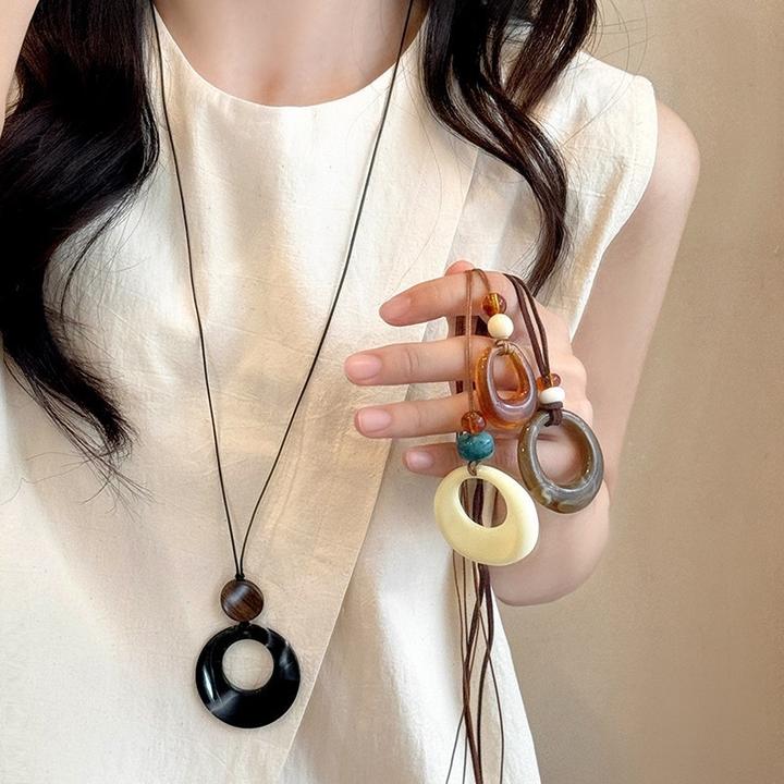 非金属皮质项链 新中式镂空圆形树脂项链民族风长款复古简约项饰