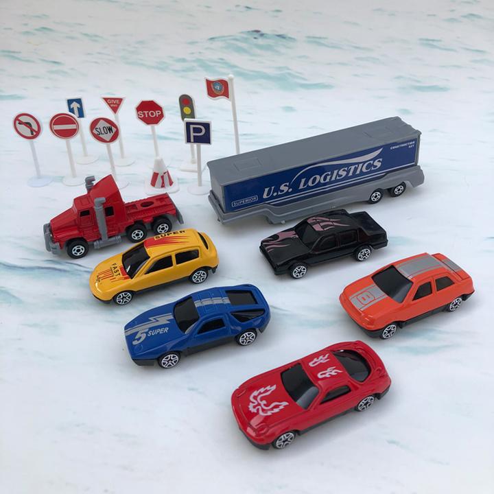 合金小车套装塑料玩具货柜小汽车拖头车肌肉车轿车路标路障套装