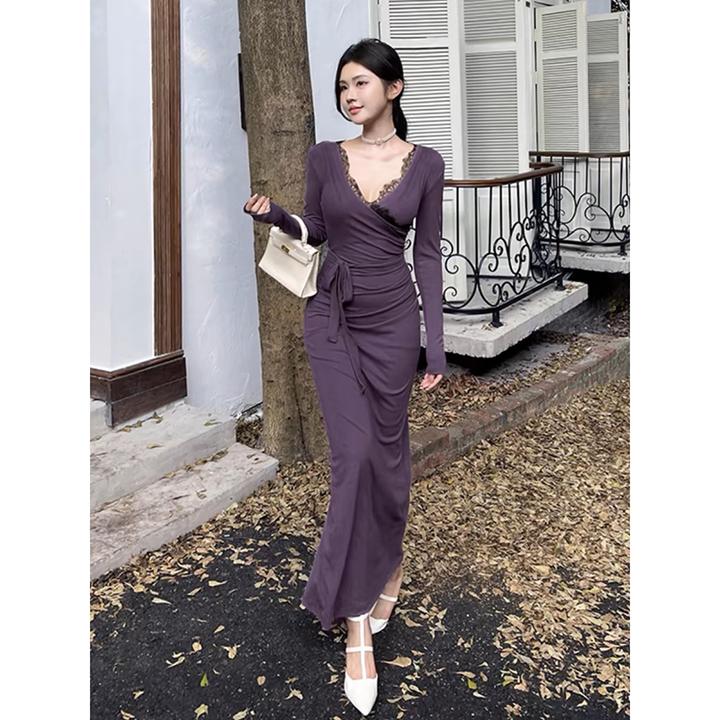 蕾丝拼接长袖连衣裙女秋冬收腰裙子御姐风紫色长裙
