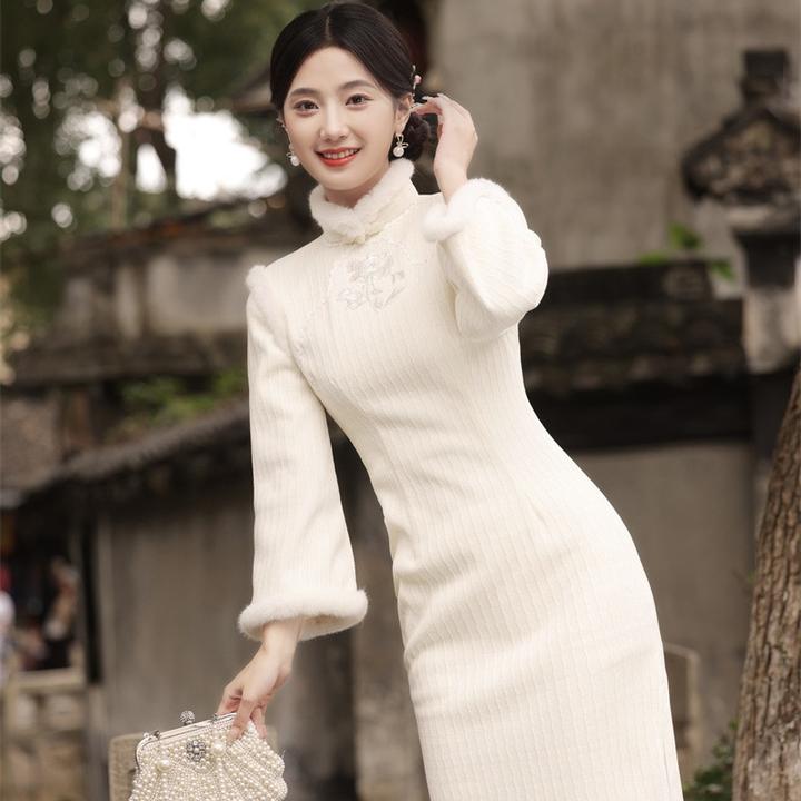 2024冬季新款 加毛加厚绣花长款倒大袖长款旗袍米色修身日常旗袍