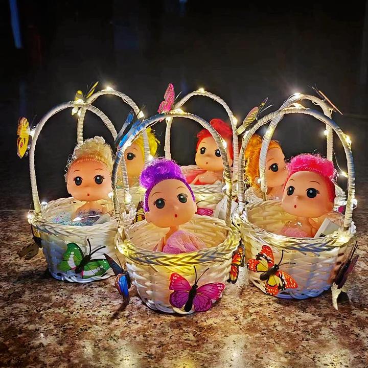 网红发光手提吊篮洋娃娃LED灯公主女孩玩具节日礼品玩具摆摊热卖