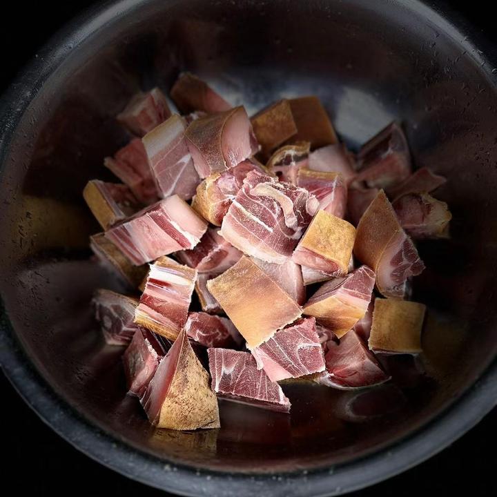 云南大理美食猪腿脚1500g