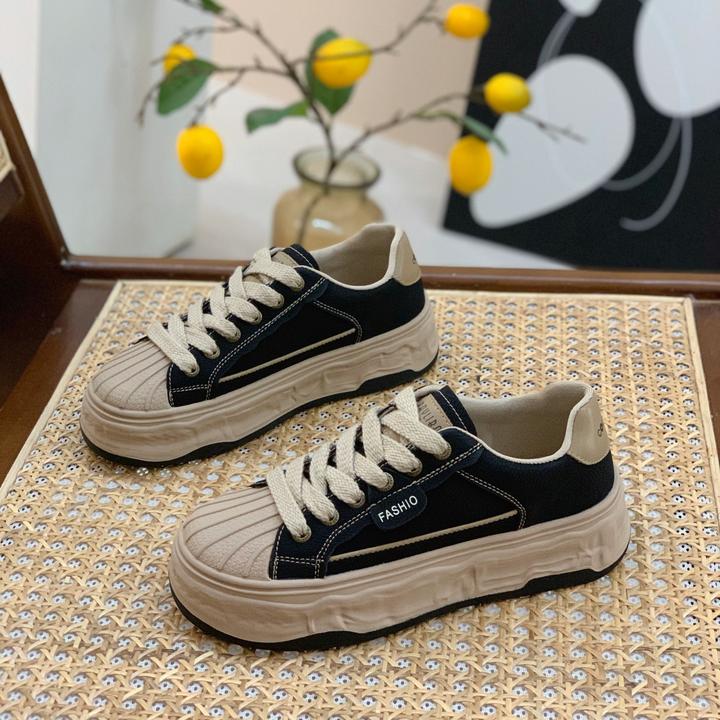 时尚真皮贝壳鞋女2025秋季新款显脚小板鞋圆头运动溶解底小白鞋女