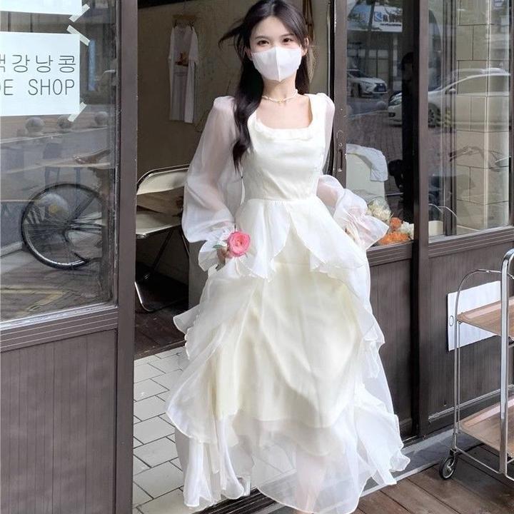 温柔2024仙女长袖方领新款公主荷叶法式气质白月光连衣裙设计长裙