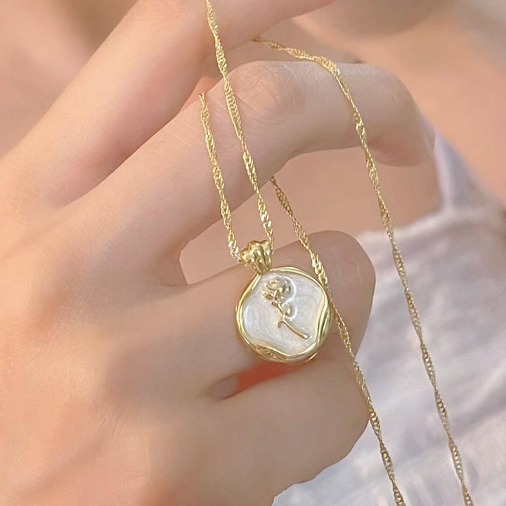 钛钢项链 不掉色金色立体玫瑰牌项链女轻奢小众气质吊坠ins锁骨链