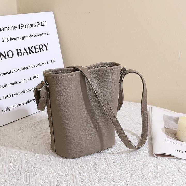 韩国小众水桶包包女休闲新款潮复古腋下包百搭多功能斜挎包单肩包