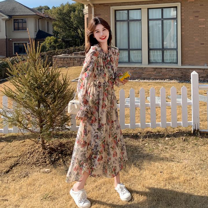 碎花连衣裙女2024早秋新款别致独特复古韩系氛围感穿搭钓系约会裙