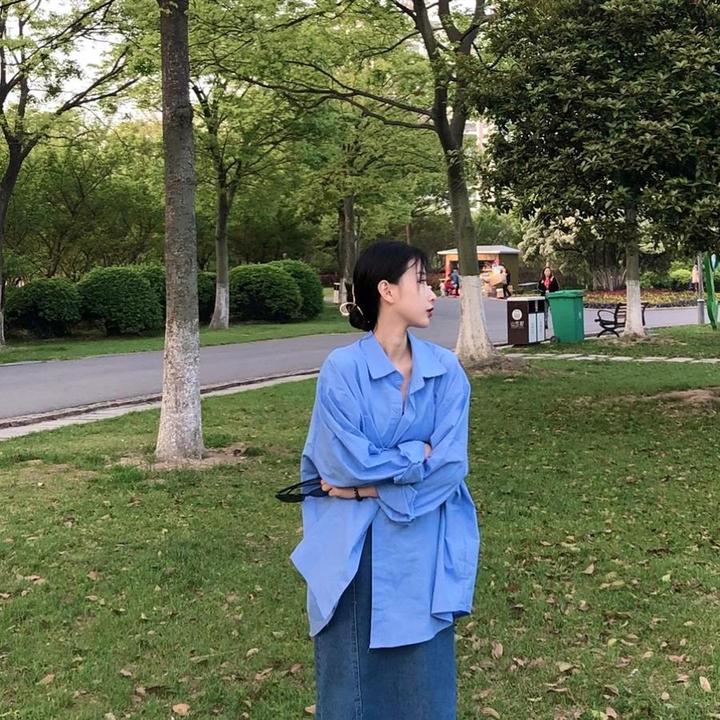 大码蓝色衬衫女春秋新款复古宽松慵懒港风简约上衣防晒衫外套开衫