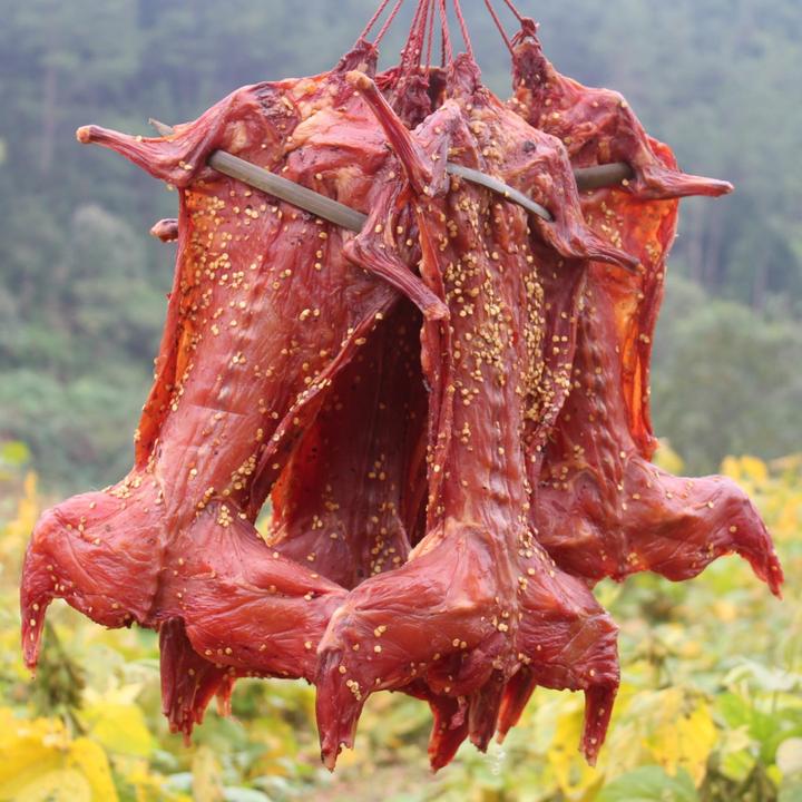 传统特产冷吃兔熏制腊兔整只开袋香浓烤兔净含量食用劲道美味秘制