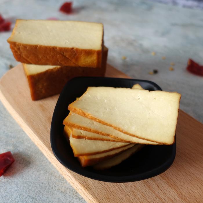 烟熏腊豆干柴火老豆腐干即食贵州农家特产零食凉拌下酒菜