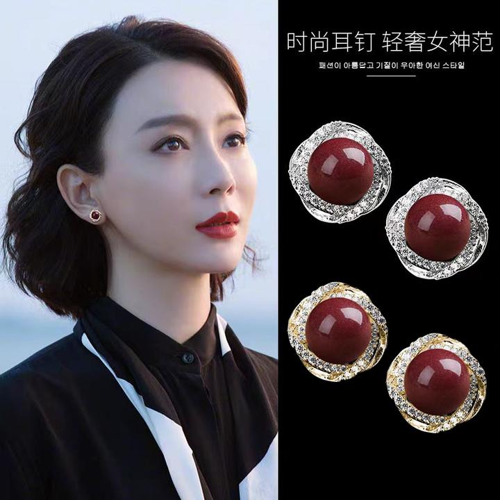 925银莫桑石耳饰 气质红色耳环2025新款高级感珠砂耳钉女纯银耳坠