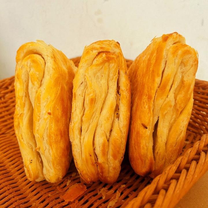 山西地方特产纯手工锅盔，油酥三角饼，枣，甜圆饼，月牙半圆饼