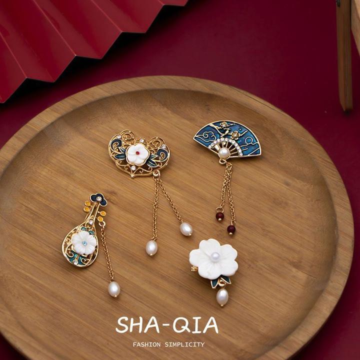 合金胸针 中国风金色胸针贝壳复古宫廷气质优雅别针旗袍配饰勋章