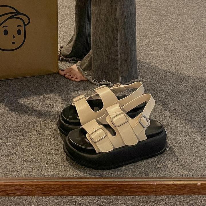 UHCK厚底松糕凉鞋女外穿2025年夏季新款休闲百搭金属扣增高沙滩女