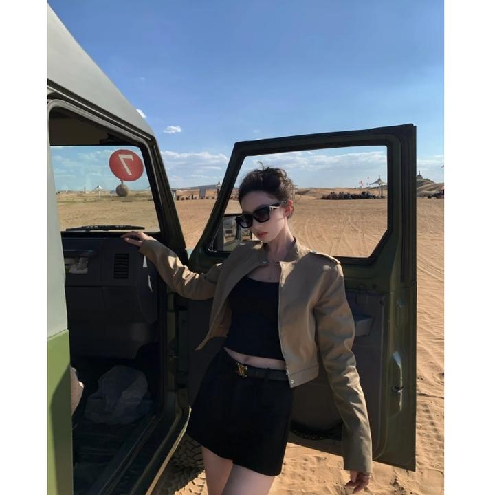 2024早秋新款辣妹风简约时尚高级感修身显瘦休闲裤高腰显瘦短裤女