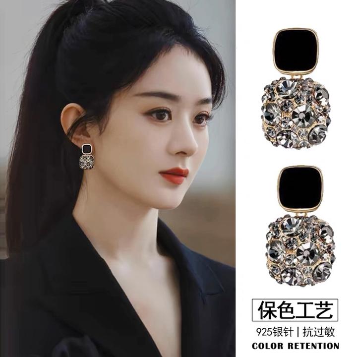 钛钢莫桑石耳饰 耳环2025新款爆款秋冬气质黑色耳钉女高级感轻奢