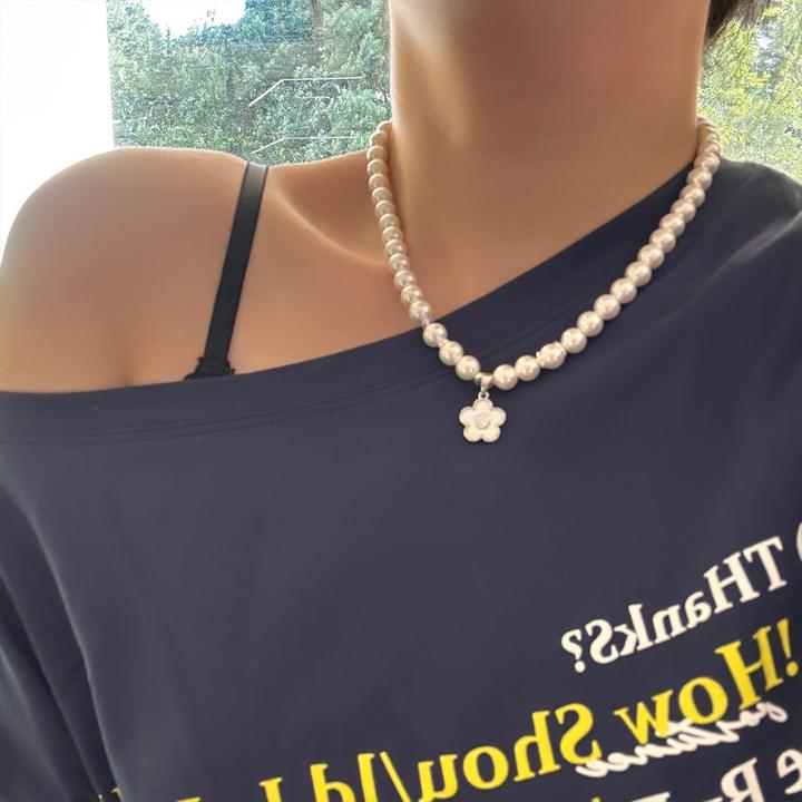 oushipei/欧诗佩 铜合金仿珍珠项链 法式轻奢花朵珍珠串珠项链女