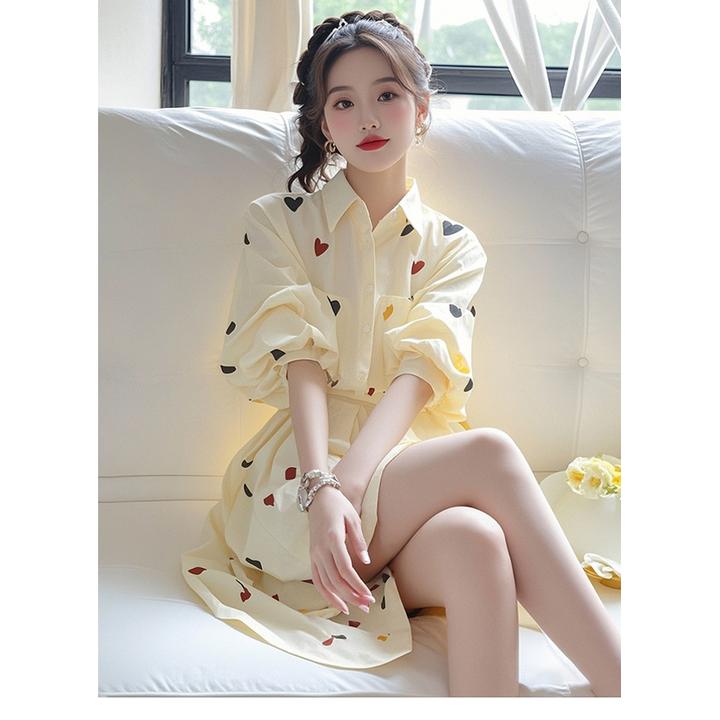 2025新款黄色爱心印花衬衫连衣裙法式超火设计感洋气减龄漂亮独特