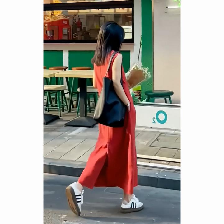 精致高级感宽松大码长裙橘红色开叉无袖背心直筒连衣裙子时尚