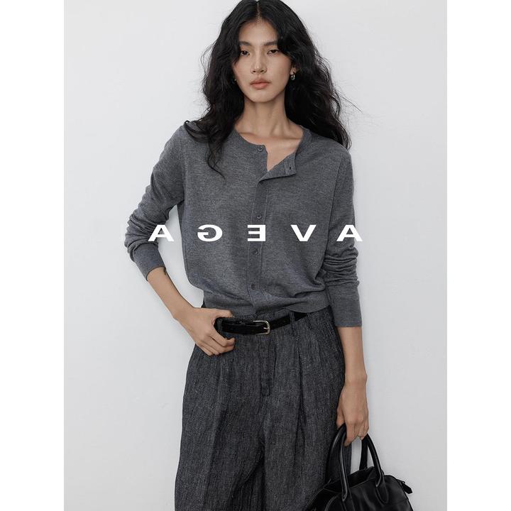 慵懒老钱风灰色圆领长袖针织开衫女秋季薄款外穿宽松法式复古上衣