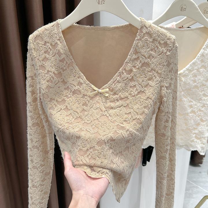 玫瑰勾花设计感V领长袖蕾丝衫2025秋冬新款洋气贵气修身打底上衣