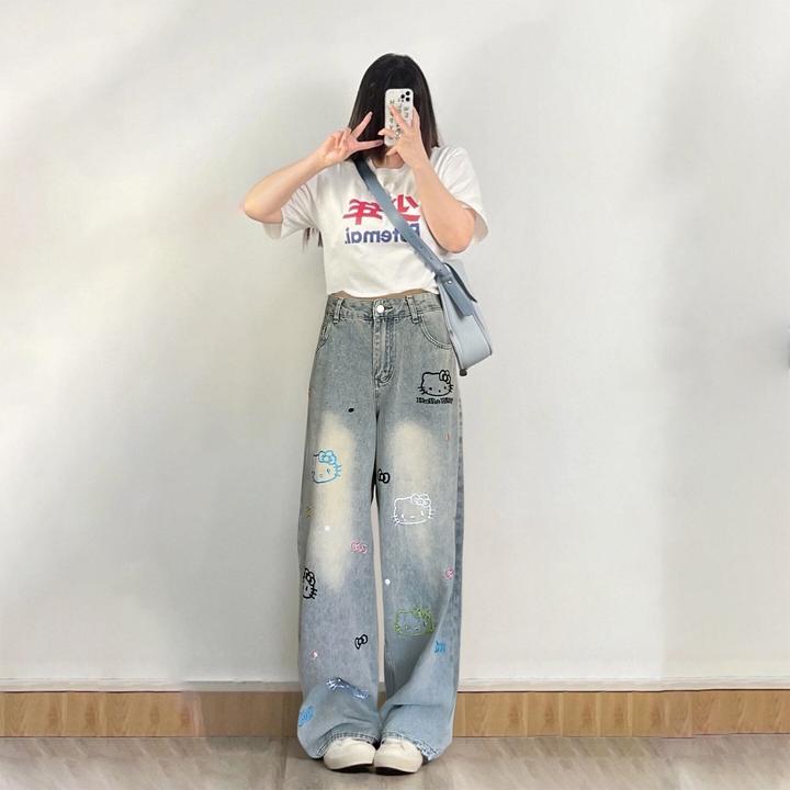 大码女装复古卡通kt猫刺绣牛仔裤女胖mm显瘦高腰小众直筒阔腿裤子