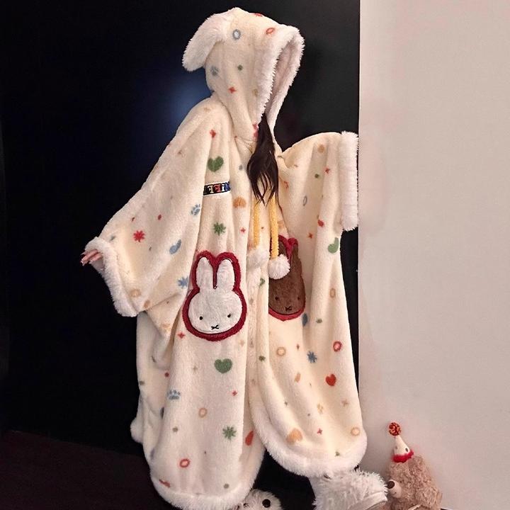 可爱米菲兔连帽珊瑚绒睡袍女冬季新款加厚加绒保暖斗篷家居服套装
