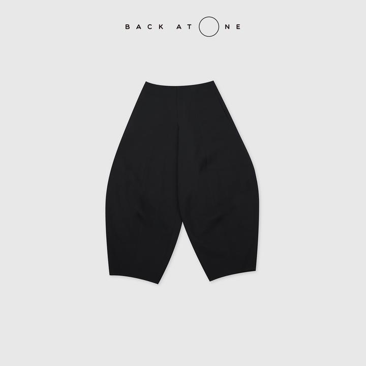 BACKATONE“ 摩登茧意” 弯刀茧型挺括显瘦黑色裤子 BFF-2BI245E-K
