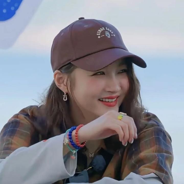 关晓彤同款红南红玛瑙手串带证书