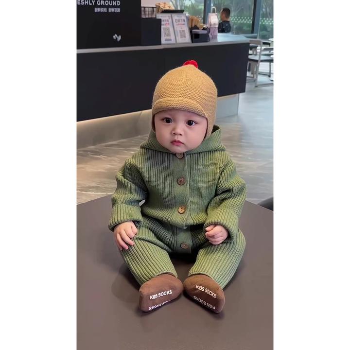 男女童毛衣秋冬新款连体衣宝宝针织毛线保暖包屁长爬服婴儿衣服