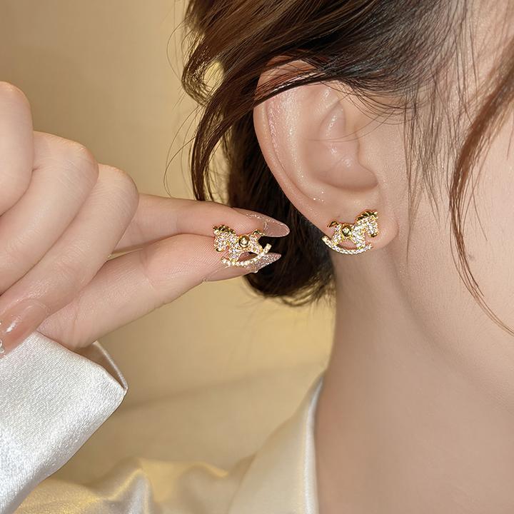 铜合金耳饰 轻奢气质满钻小马耳钉女新款轻奢高级感精致时尚耳环