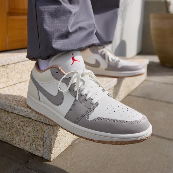 Jordan官方AJ1 Low男子运动鞋低帮白灰时尚休闲经典 553558-169