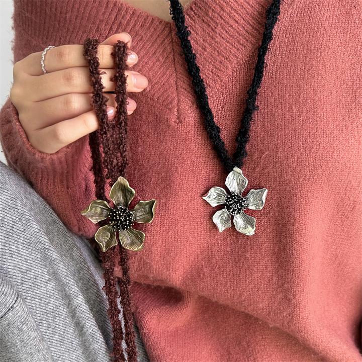 非金属棉绳项链 X61113-1棉绳长款金属花朵项链秋冬毛衣链时尚