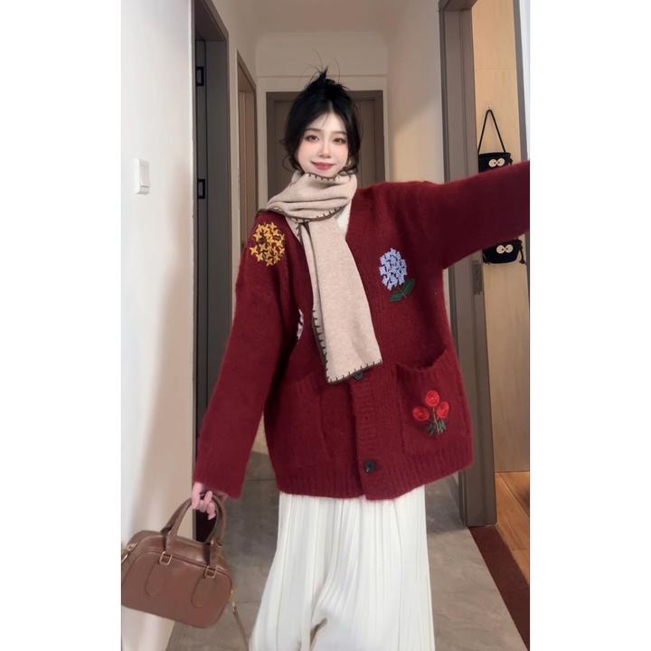 含羊毛重工绣花V领中长款开衫毛衣女2025秋冬新款宽松针织外套厚