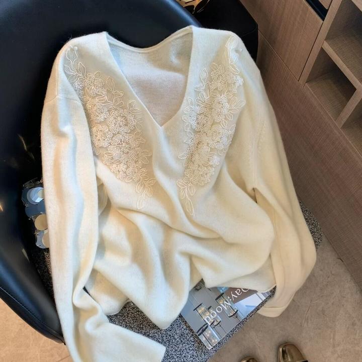 法式气质V领重工钉珠长袖针织衫女秋季新款时尚百搭减龄显瘦上衣