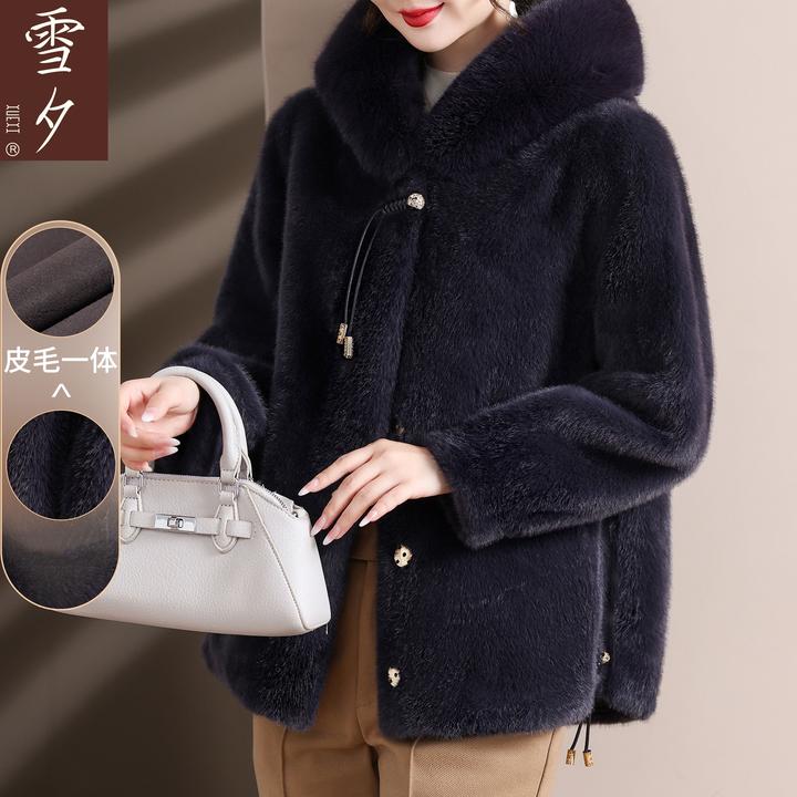 妈妈秋冬装连帽仿水貂绒大衣2025新款加厚保暖高档中老年女装外套