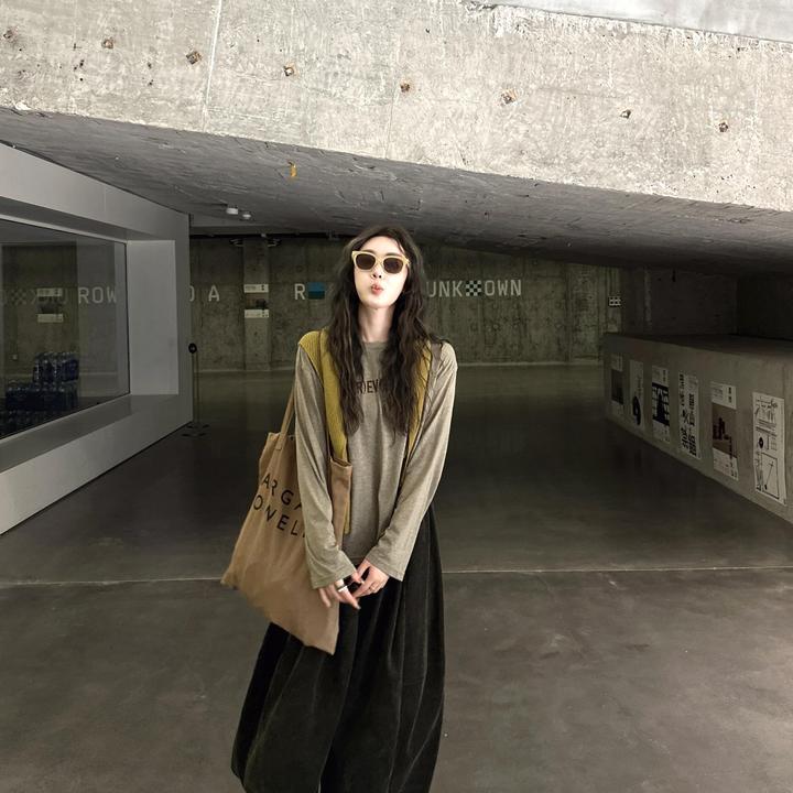 老钱风慵懒松弛感宽松长袖T恤上衣女秋季新款休闲半身裙子一整套