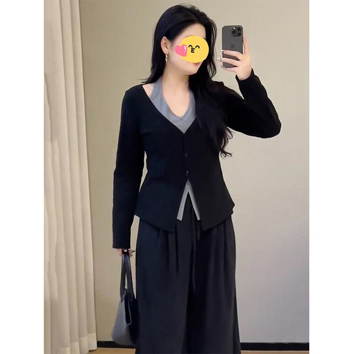 大码时尚简约风撞色假两件挂脖V领T恤女早秋新款收腰显瘦百搭长袖